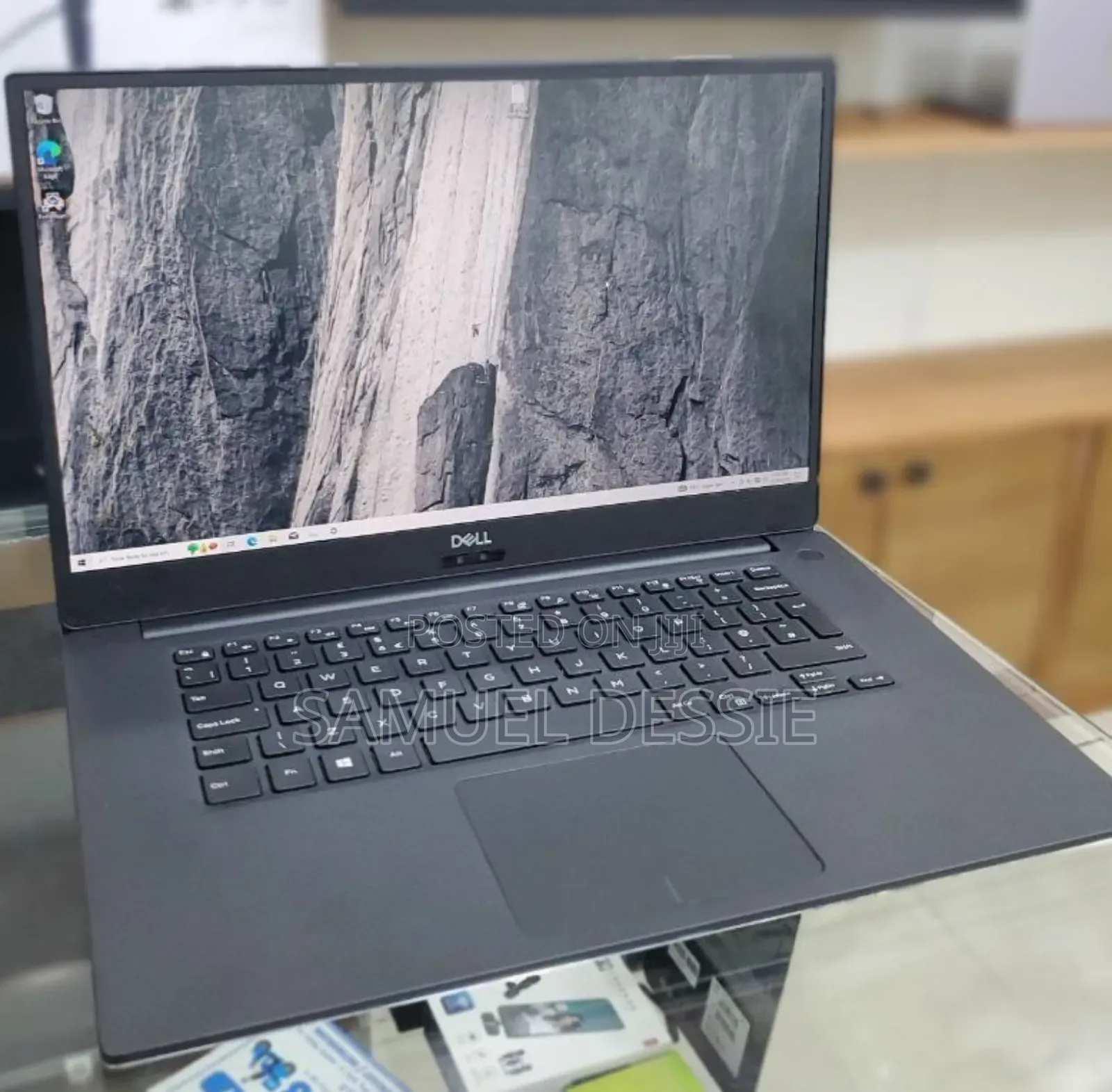 New Laptop Dell Precision 5540 16GB Intel Core I7 SSD 512GB