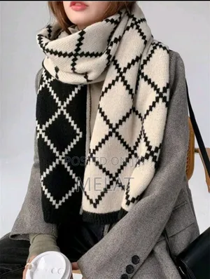 Photo - Fashionable Scarfs