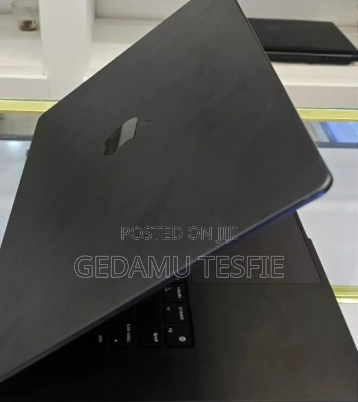 New Laptop Apple MacBook Pro 2023 M3 Max 16-Inch 32GB SSD 1T