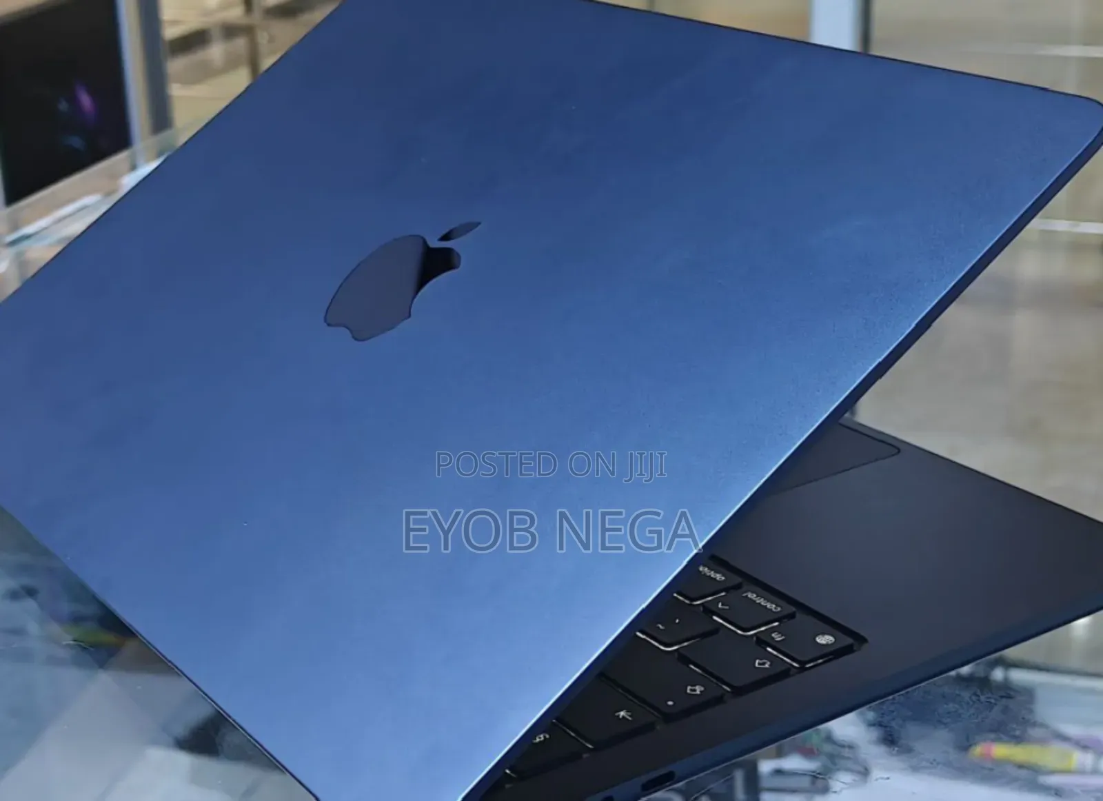 New Laptop Apple MacBook Air 2024 M3 13-Inch 8GB Apple M3 SSD 256GB