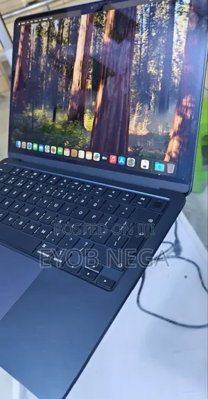 New Laptop Apple MacBook Air 2024 M3 13-Inch 8GB Apple M3 SSD 256GB