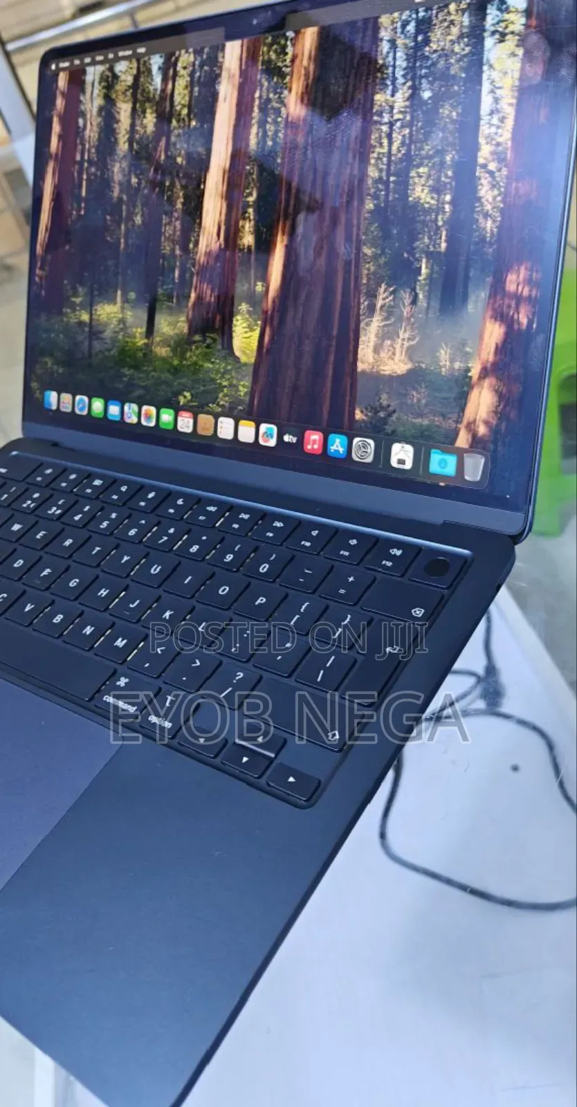 New Laptop Apple MacBook Air 2024 M3 13-Inch 8GB Apple M3 SSD 256GB