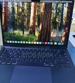 New Laptop Apple MacBook Air 2024 M3 13-Inch 8GB Apple M3 SSD 256GB