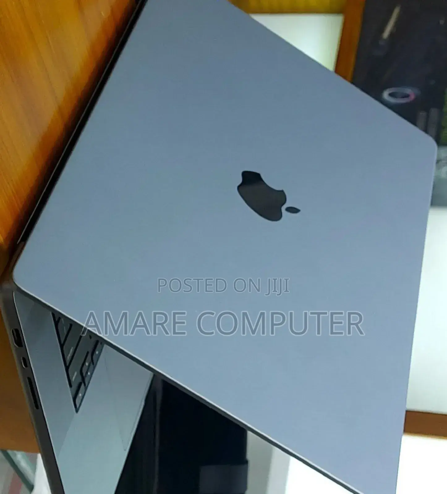 New Laptop Apple MacBook Pro M1 16GB Apple M1 Pro SSD 1T