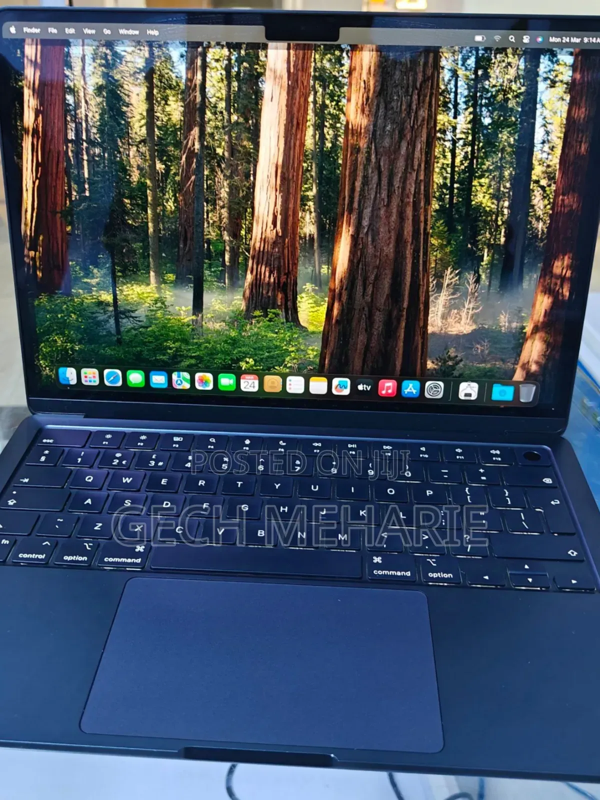 New Laptop Apple MacBook Air 2024 M3 13-Inch 8GB Apple M3 SSD 256GB