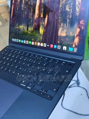 New Laptop Apple MacBook Air 2024 M3 13-Inch 8GB Apple M3 SSD 256GB