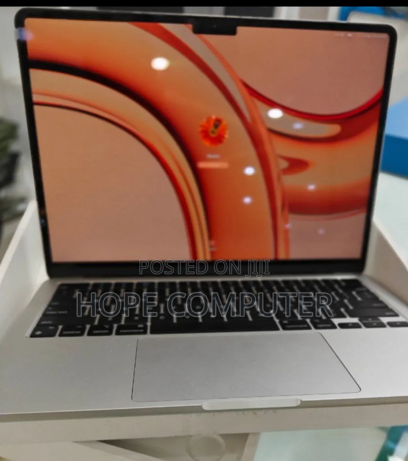 New Laptop Apple MacBook Air 2022 M2 8GB Apple M2 SSD 256GB