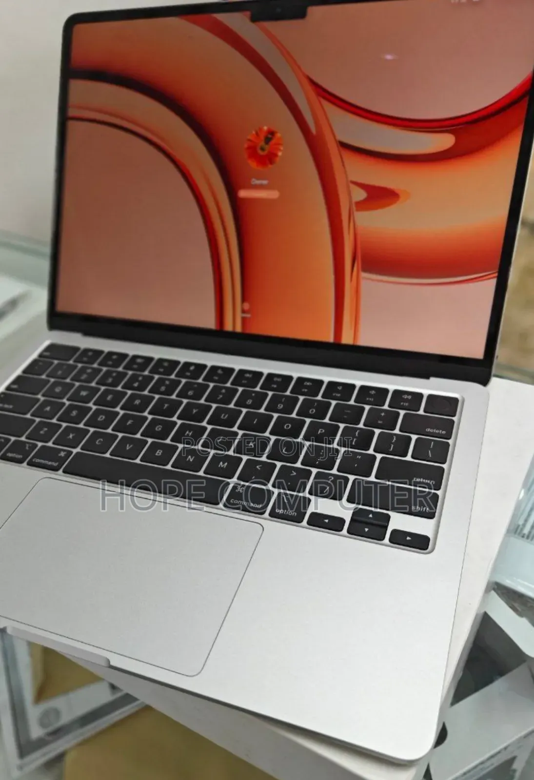 New Laptop Apple MacBook Air 2022 M2 8GB Apple M2 SSD 256GB