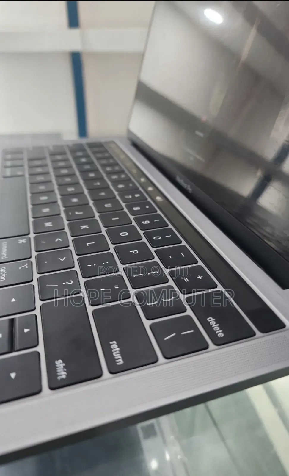 New Laptop Apple MacBook Pro 2019 8GB Intel Core I5 SSD 128GB