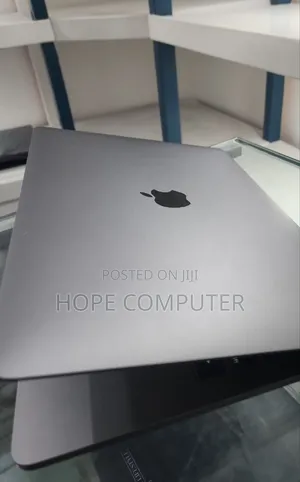 New Laptop Apple MacBook Pro 2019 8GB Intel Core I5 SSD 128GB