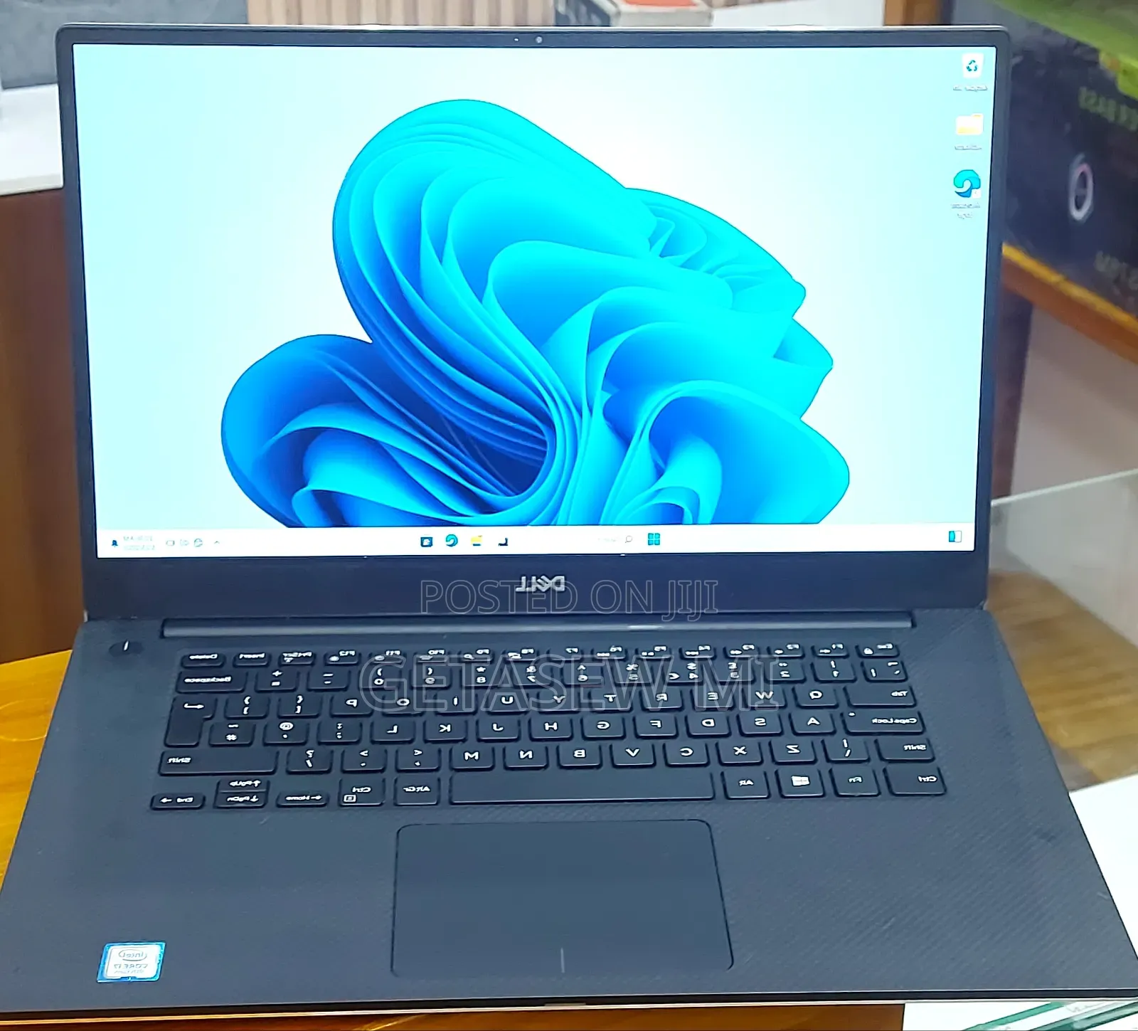 New Laptop Dell Precision 5520 32GB Intel Core I7 SSD 512GB