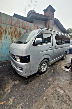 Photo - Toyota HiAce 2007 Silver