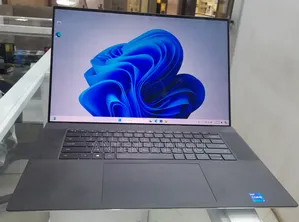 Photo - New Laptop Dell XPS 17 9720 32GB Intel Core I7 SSD 1T