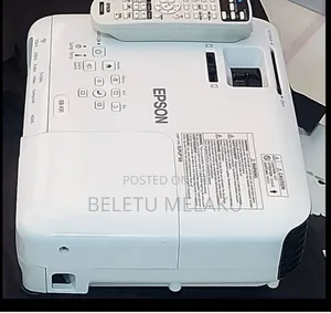 Epson Proje1 Has : Remote Hardware Interface: Vga, Usb