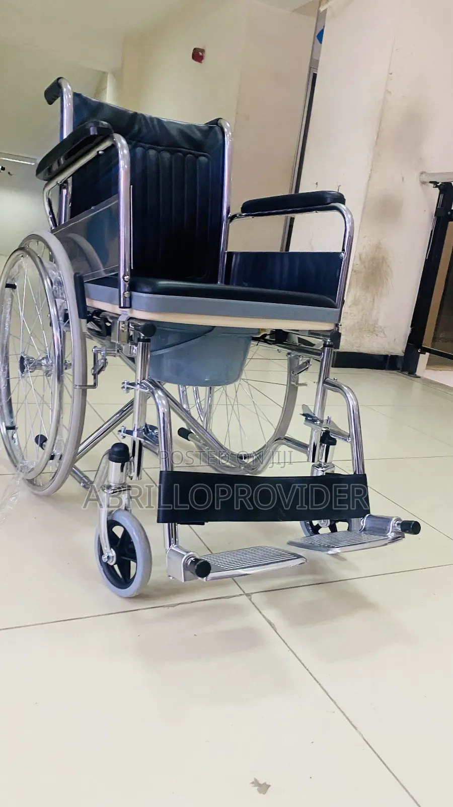 Toilet Wheelchair5wheelchair8wheelchair4wheelchair5wheelchai