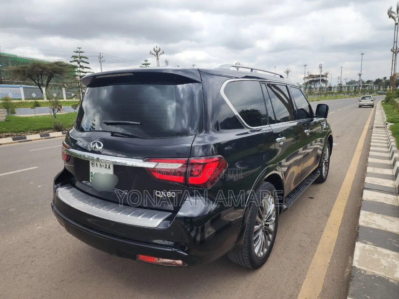 Infiniti QX80 2022 Black