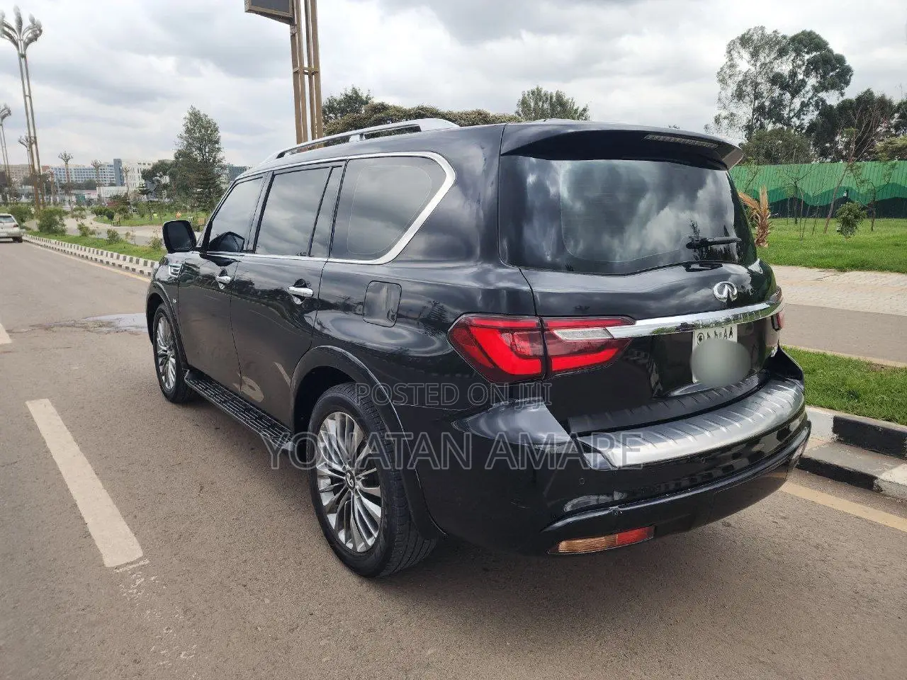 Infiniti QX80 2022 Black