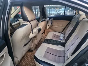 Toyota Yaris 2015 Gray