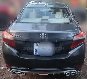 Toyota Yaris 2015 Gray