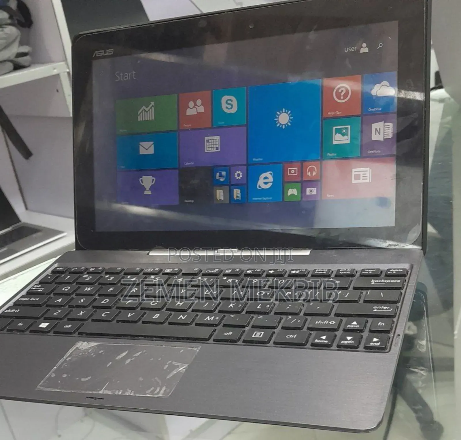 Laptop Asus 2GB Intel Xeon SSD 60GB