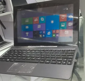 Photo - Laptop Asus 2GB Intel Xeon SSD 60GB