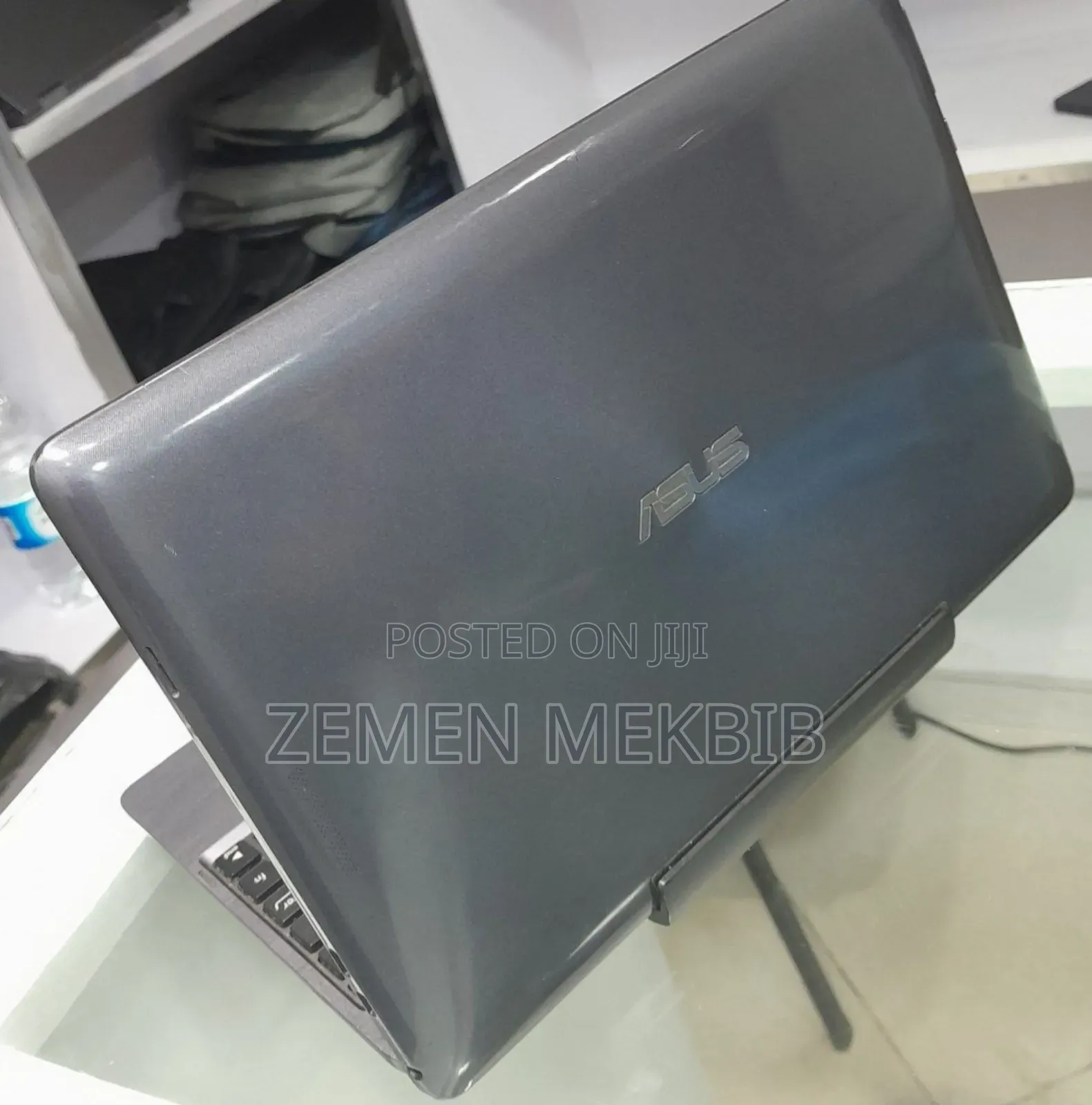 Laptop Asus 2GB Intel Xeon SSD 60GB