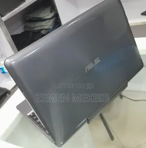 Laptop Asus 2GB Intel Xeon SSD 60GB