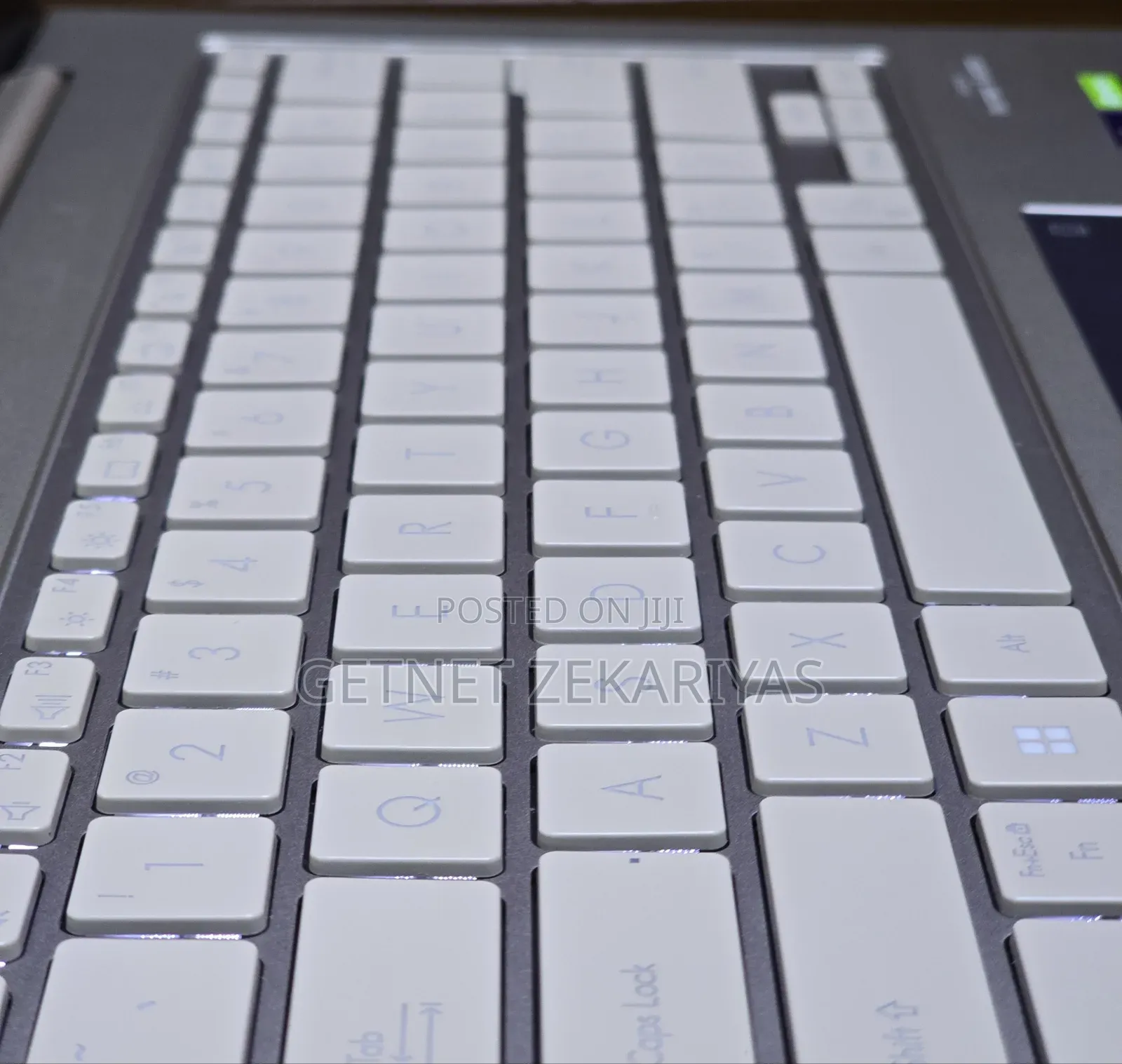 New Laptop Asus ZenBook UX430UA 32GB Intel Core I9 SSD 512GB