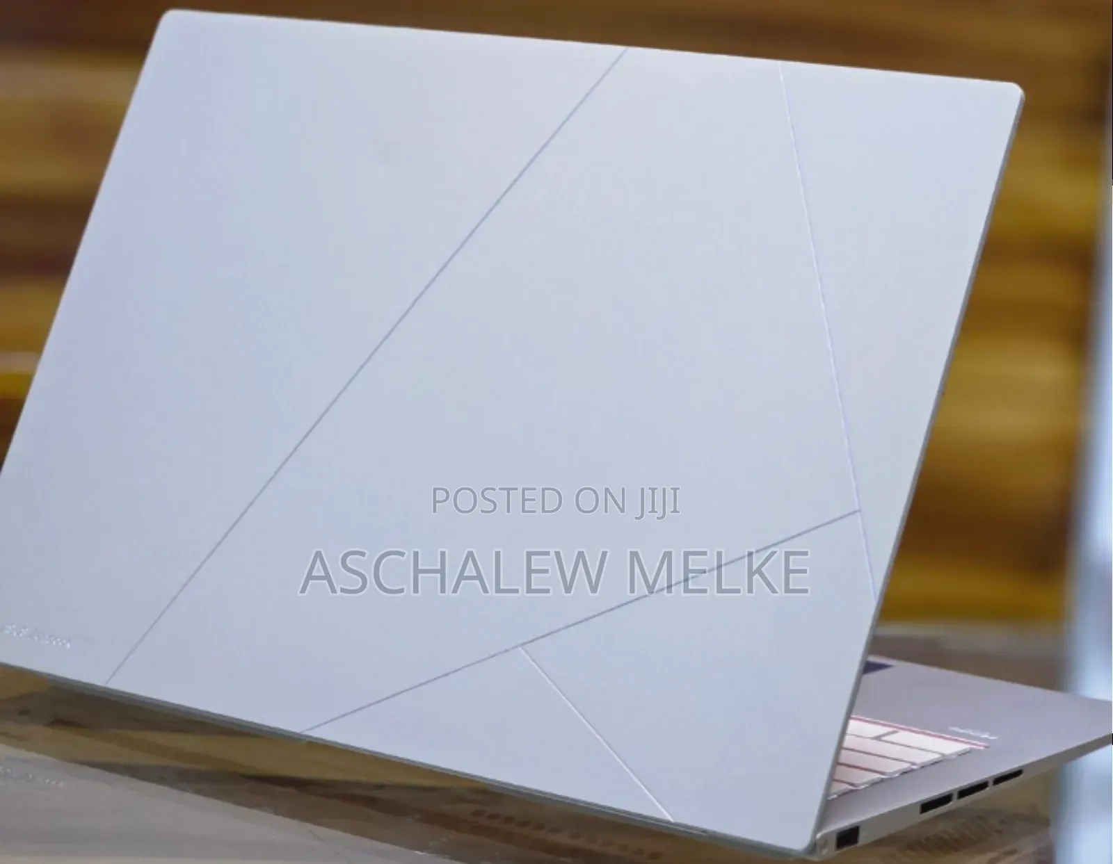 New Laptop Asus ZenBook UX305FA 32GB Intel Core I9 SSD 512GB