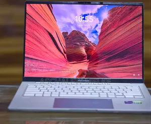 New Laptop Asus ZenBook UX305FA 32GB Intel Core I9 SSD 512GB