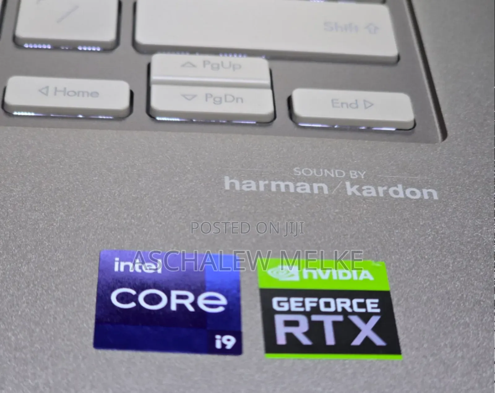 New Laptop Asus ZenBook UX305FA 32GB Intel Core I9 SSD 512GB