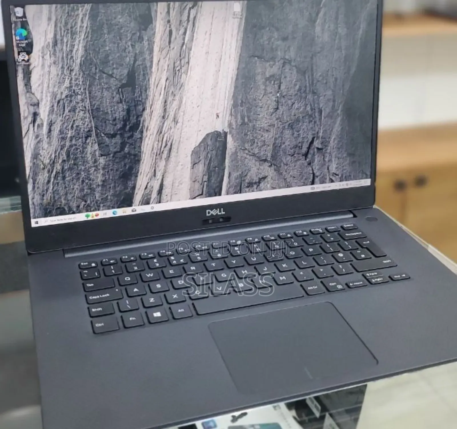 New Laptop Dell Precision 5540 32GB Intel Core I7 SSD 512GB