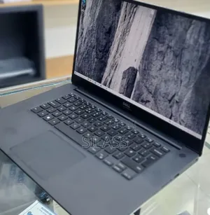 New Laptop Dell Precision 5540 32GB Intel Core I7 SSD 512GB