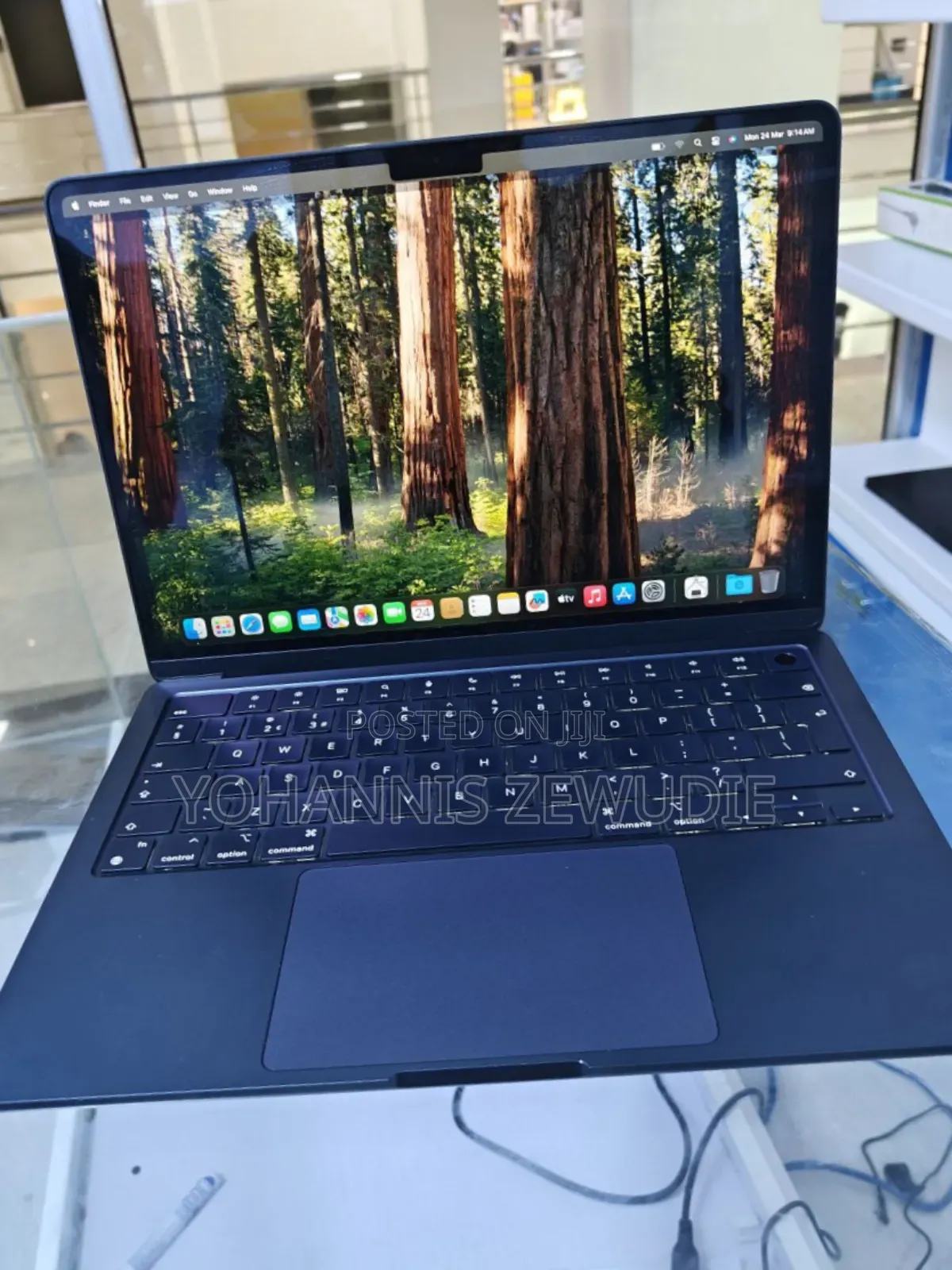 New Laptop Apple MacBook Air 2024 M3 13-Inch 8GB Apple M3 SSD 256GB