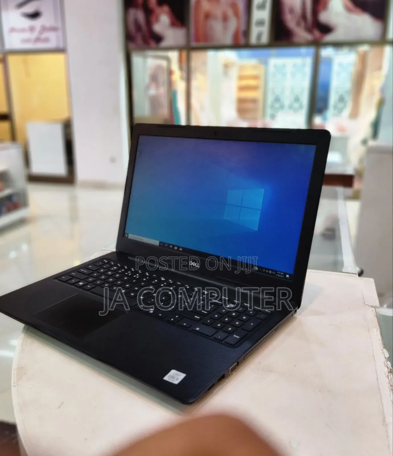 New Laptop Dell Vostro V13 8GB Intel Core I5 SSD 1T