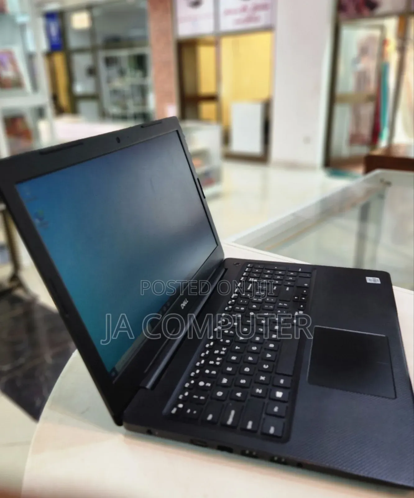New Laptop Dell Vostro V13 8GB Intel Core I5 SSD 1T