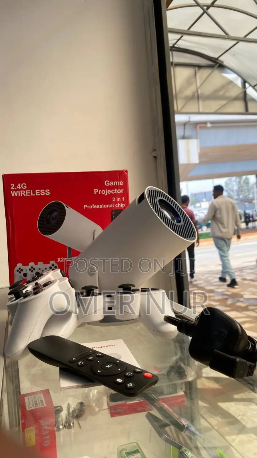 Game Projector Hy300