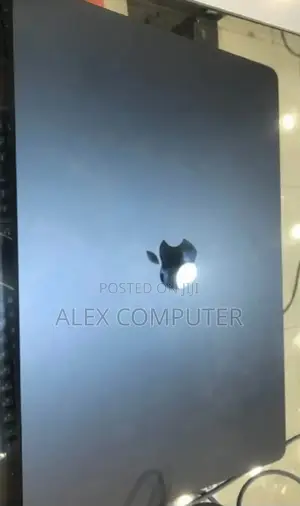 New Apple MacBook Air 2024 M3 15-Inch 8GB Intel Core I7 SSD 512GB