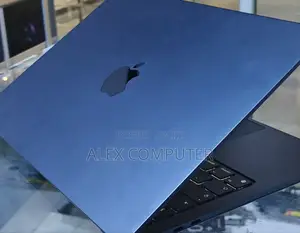 New Apple MacBook Air 2024 M3 15-Inch 8GB Intel Core I7 SSD 512GB