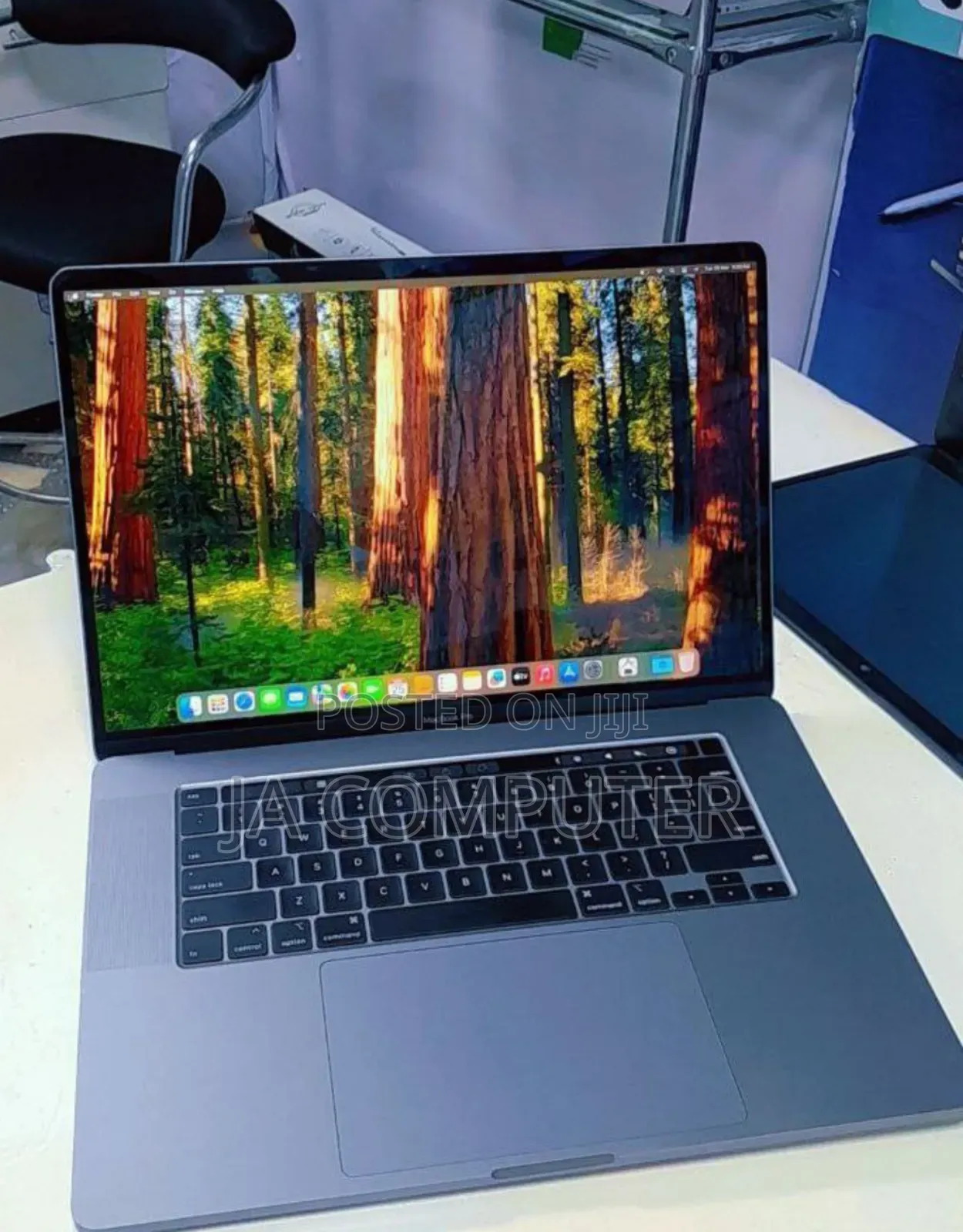 New Laptop Apple MacBook Pro 2019 16GB Intel Core I9 SSD 1T