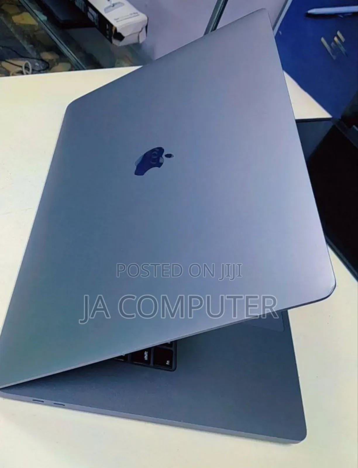 New Laptop Apple MacBook Pro 2019 16GB Intel Core I9 SSD 1T