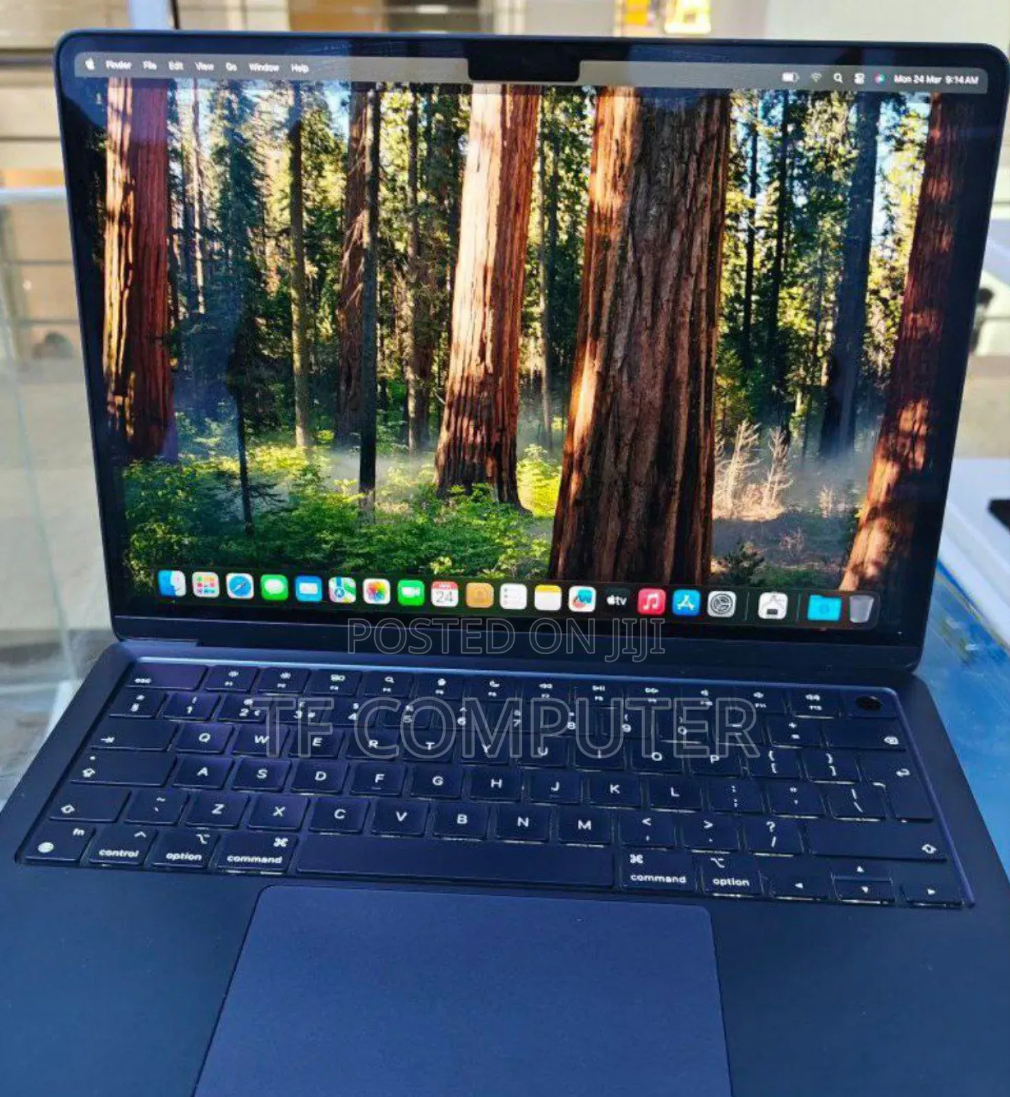 New Laptop Apple MacBook Air 2024 M3 13-Inch 8GB Apple M3 SSD 256GB