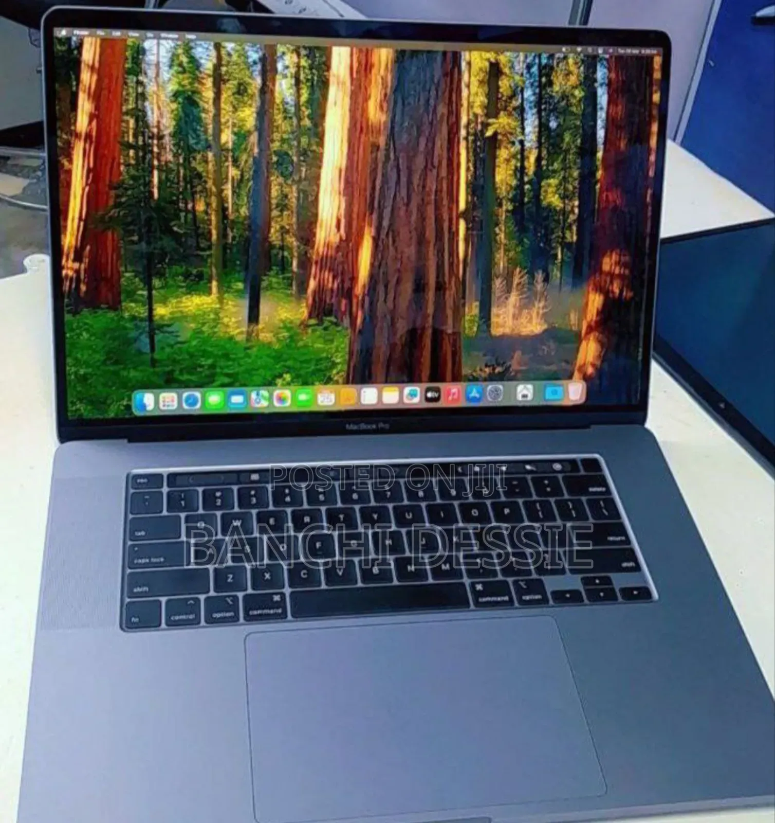 New Laptop Apple MacBook Pro 2019 16GB Intel Core I9 SSD 512GB