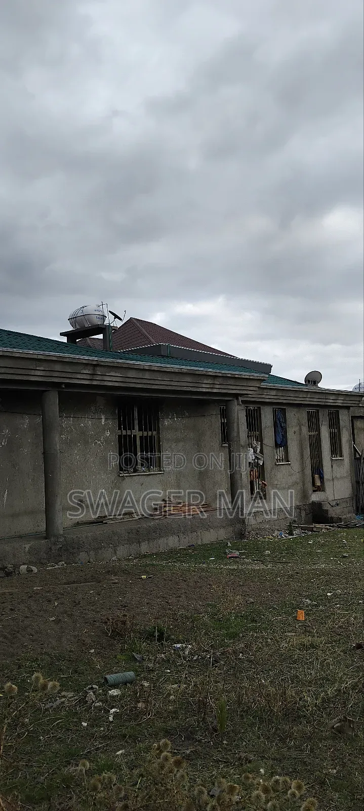 3bdrm Villa in Tafo, Yeka for sale