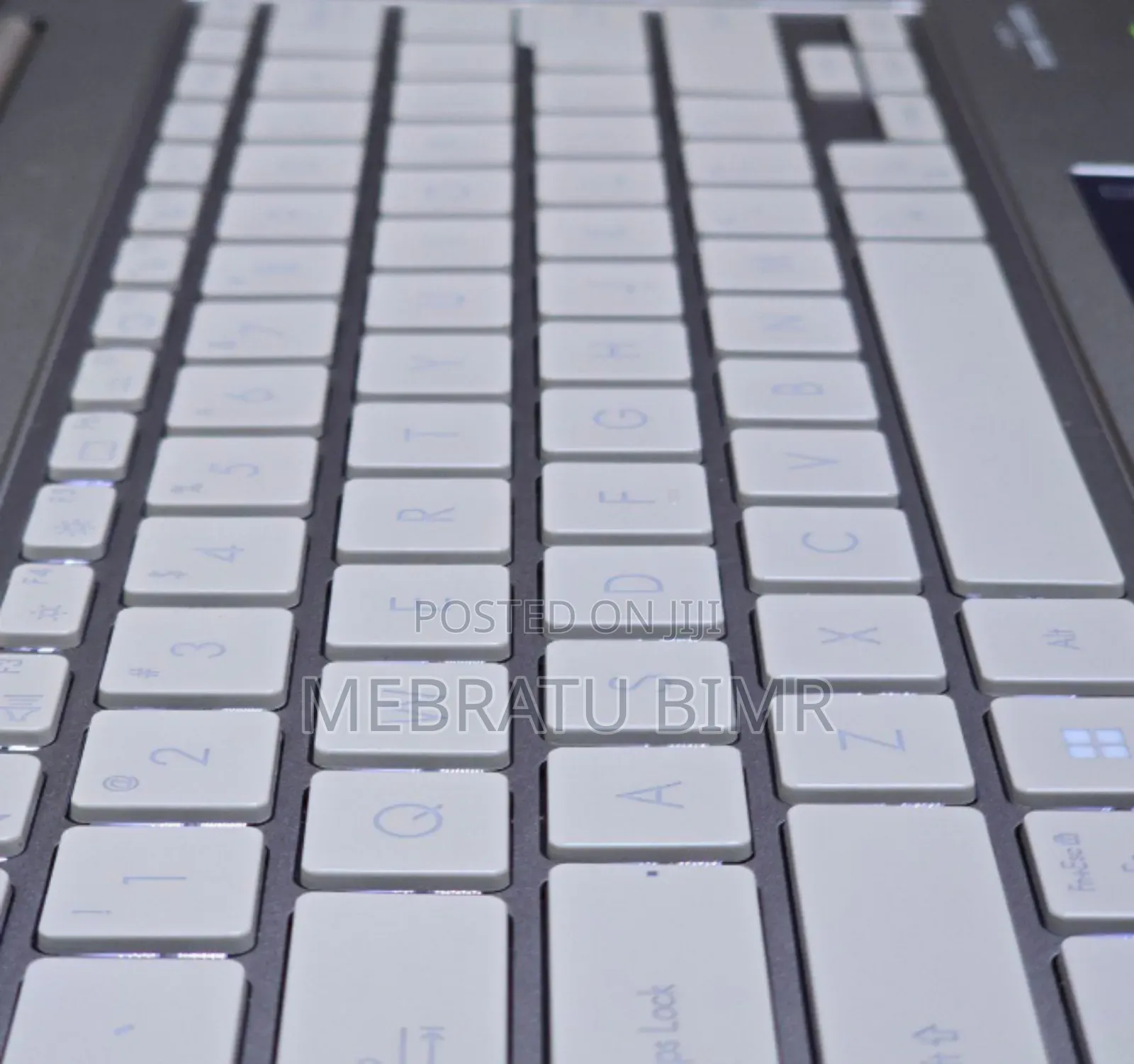 New Laptop Asus ZenBook 13 UX331UN 32GB Intel Core I9 SSD 512GB