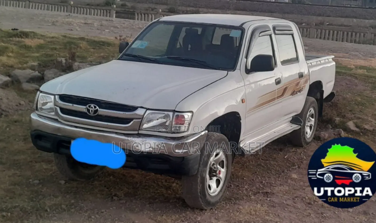 Toyota Hilux 2000 White