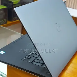 New Laptop Dell Precision 15 3520 16GB Intel Core I7 SSD 512GB