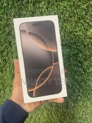 Photo - Apple iPhone 16 Pro Max 256 GB Gold