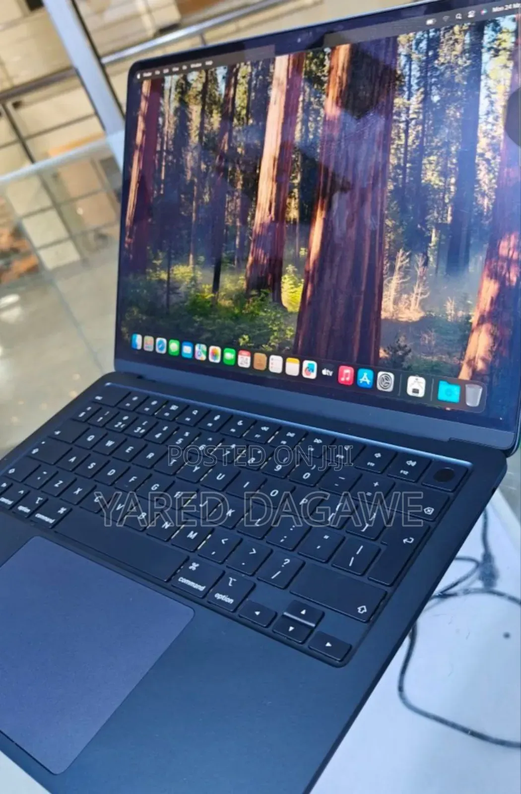 New Laptop Apple MacBook Air 2024 M3 13-Inch 8GB Apple M3 SSD 256GB