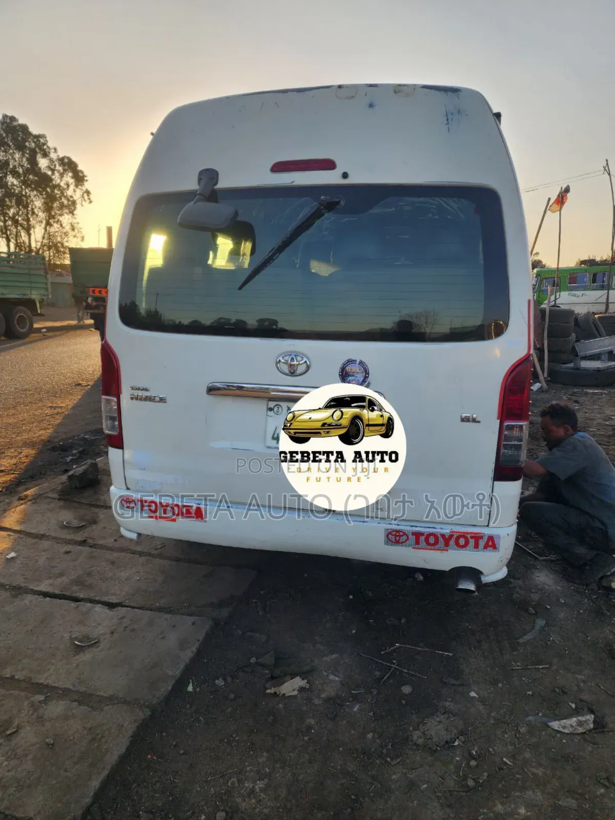 Toyota HiAce 2016 White